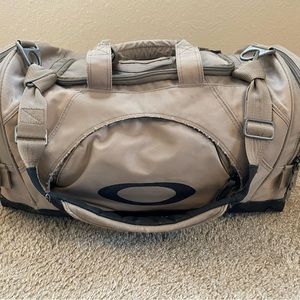 Oakley Travel Duffle Bag (Large) Tan